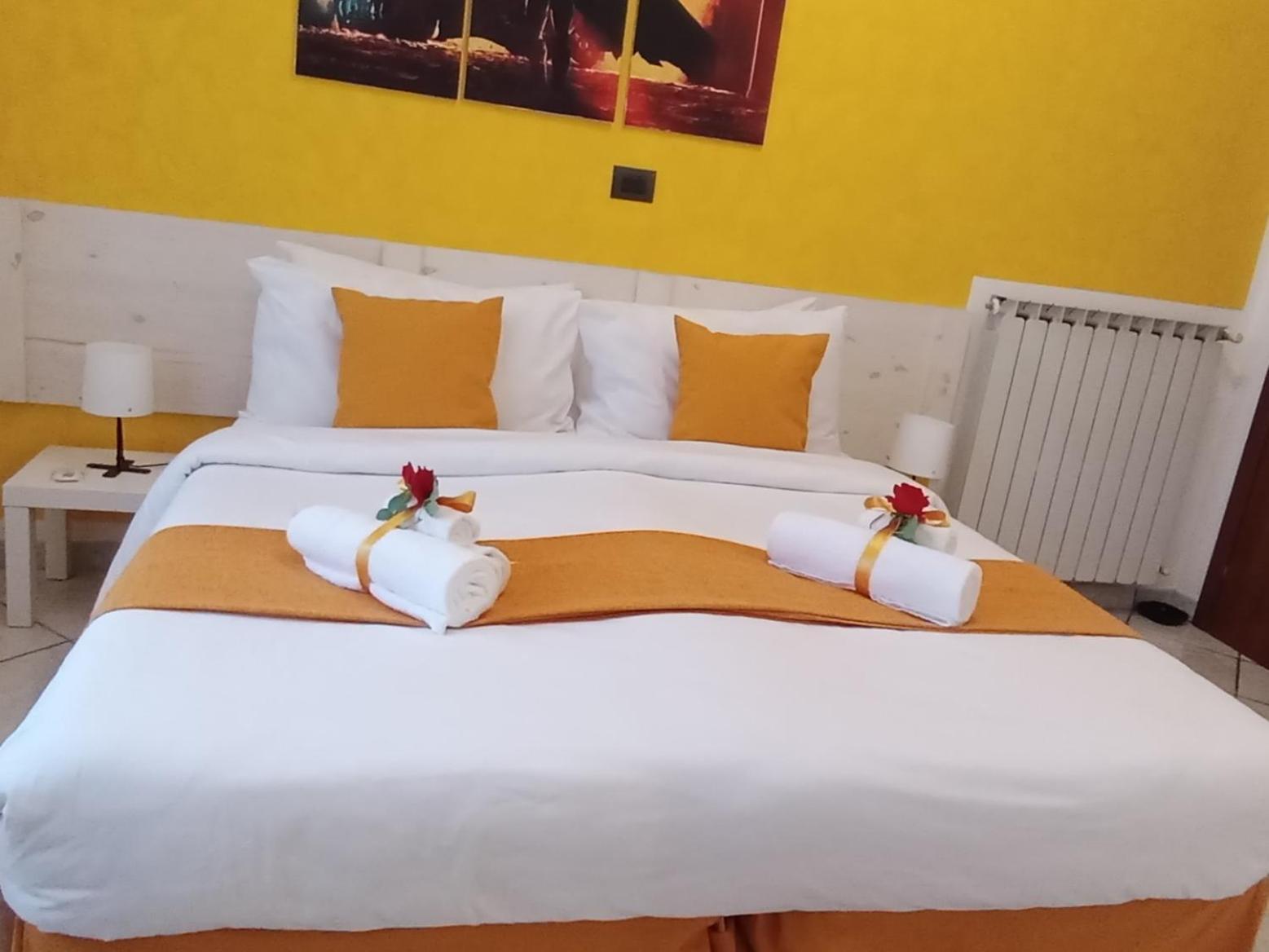 G&G Giusy E Gabry Bed and Breakfast Santhià Buitenkant foto